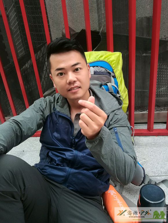 et3020121020113.jpg